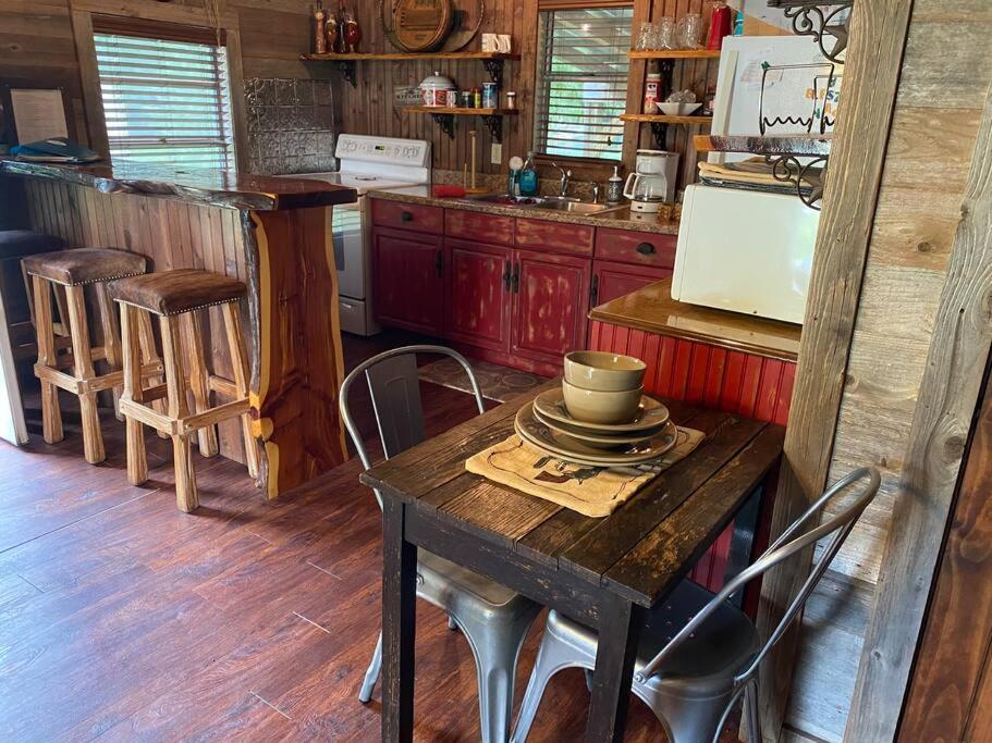 8Th St. Cowboy Haus I Biker Friendly I River Bandera Esterno foto