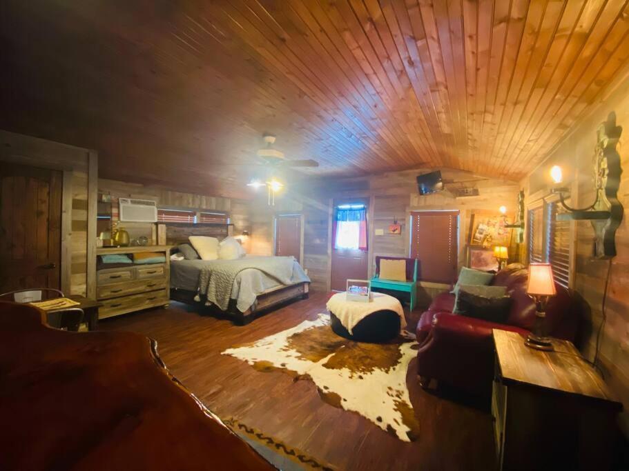 8Th St. Cowboy Haus I Biker Friendly I River Bandera Esterno foto