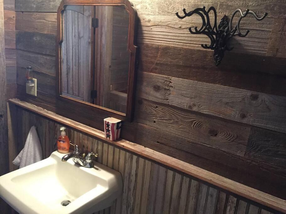 8Th St. Cowboy Haus I Biker Friendly I River Bandera Esterno foto
