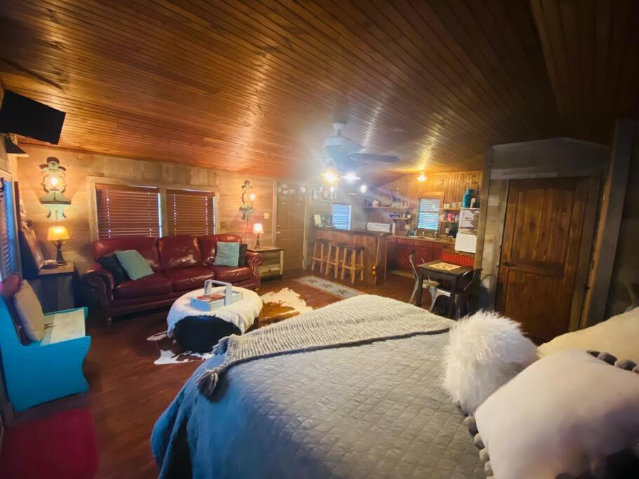 8Th St. Cowboy Haus I Biker Friendly I River Bandera Esterno foto