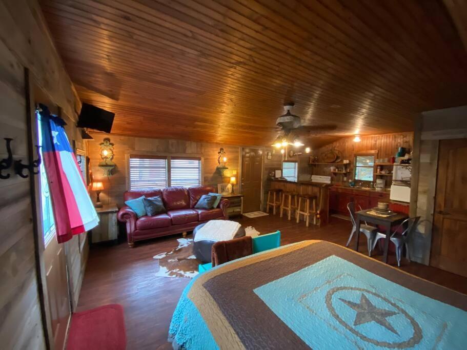 8Th St. Cowboy Haus I Biker Friendly I River Bandera Esterno foto